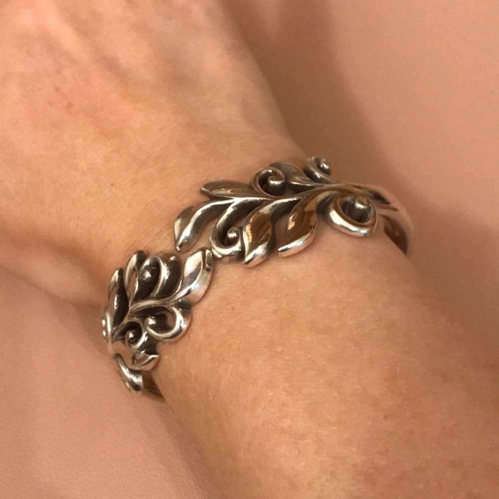 Brighton silver hinged bangle